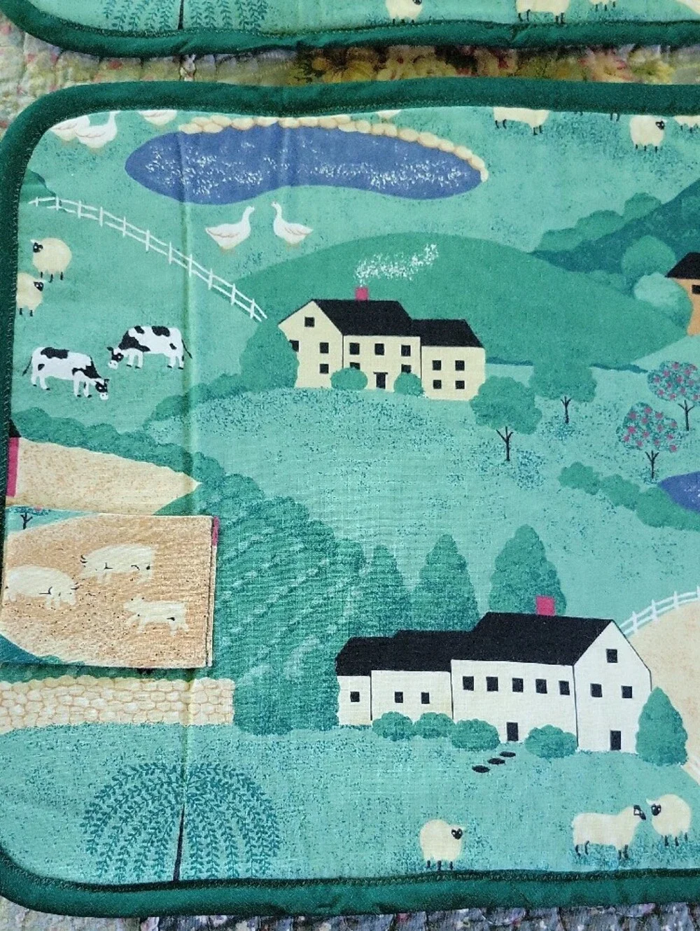 1992 Fabric Traditions Country Farm Placemats Set of 2 Quilted Pocket Cottage